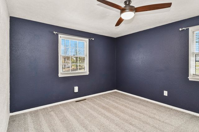 850 S Mumford Drive, Springfield, MO 65809