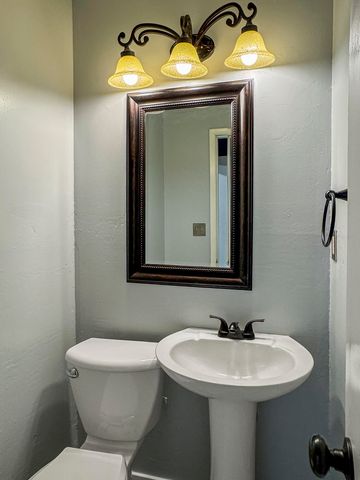 850 S Mumford Drive, Springfield, MO 65809