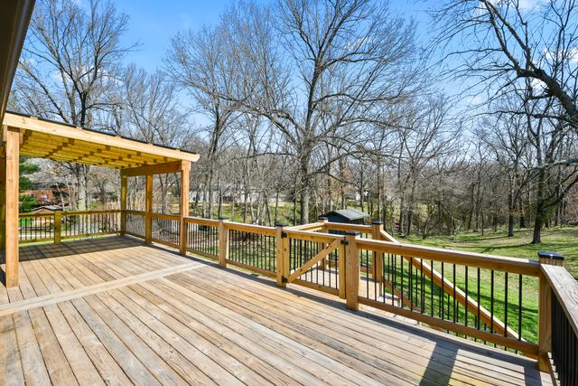 850 S Mumford Drive, Springfield, MO 65809