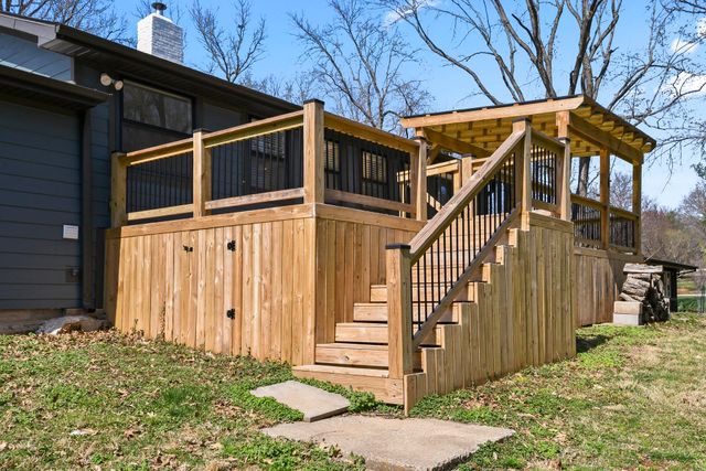 850 S Mumford Drive, Springfield, MO 65809