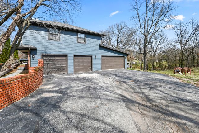 850 S Mumford Drive, Springfield, MO 65809