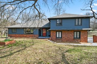 850 S Mumford Drive, Springfield, MO 65809