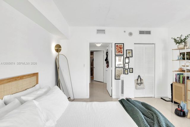 335 S BISCAYNE BL 3408, Miami, FL 33131