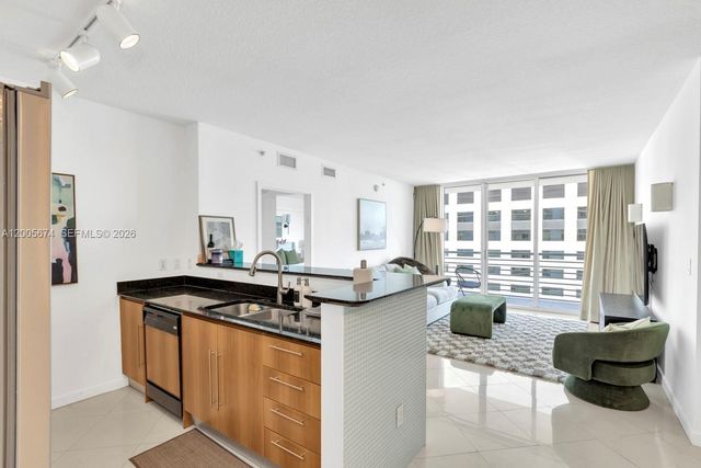 335 S BISCAYNE BL 3408, Miami, FL 33131