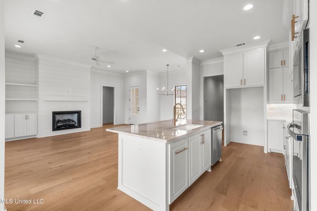 122 Lake Crest Drive, Madison, MS 39110