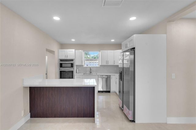 378 SW 6th St, Florida City, FL 33034