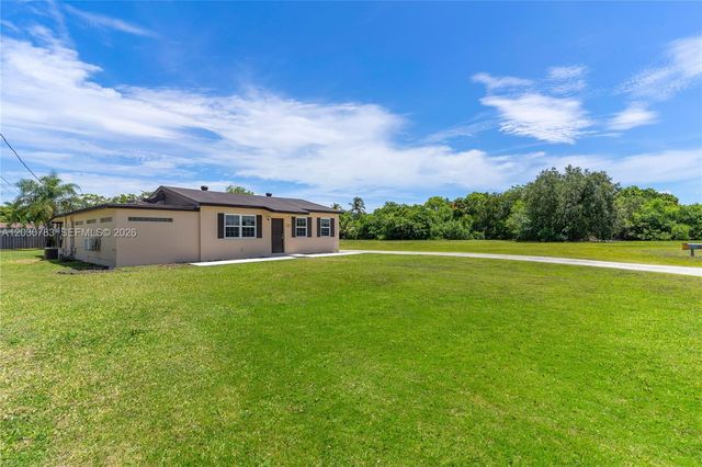 378 SW 6th St, Florida City, FL 33034