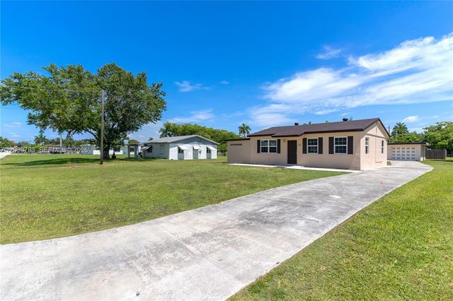 378 SW 6th St, Florida City, FL 33034