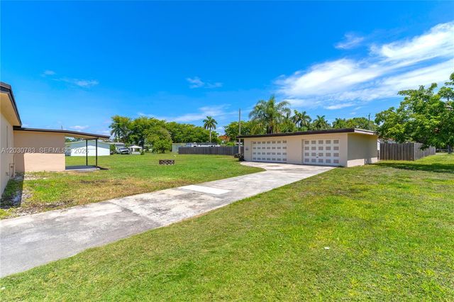 378 SW 6th St, Florida City, FL 33034