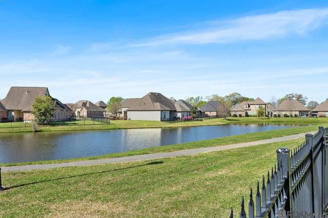 1532 Berwick Bend, Zachary, LA 70791