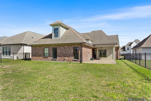 1532 Berwick Bend, Zachary, LA 70791