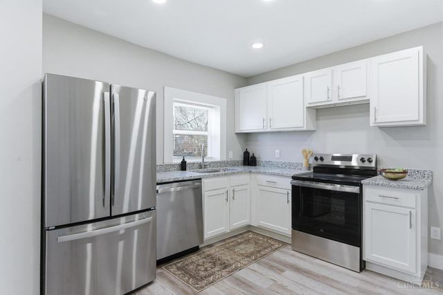 6207 Coleridge Avenue, Cincinnati, OH 45213