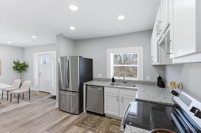 6207 Coleridge Avenue, Cincinnati, OH 45213