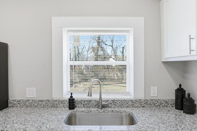 6207 Coleridge Avenue, Cincinnati, OH 45213