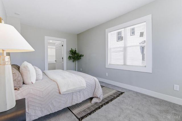 6207 Coleridge Avenue, Cincinnati, OH 45213