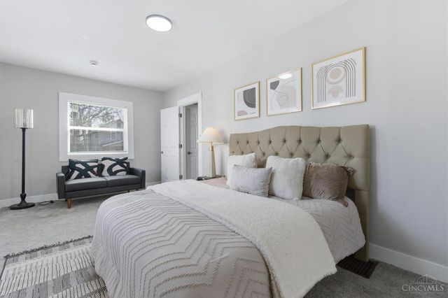 6207 Coleridge Avenue, Cincinnati, OH 45213