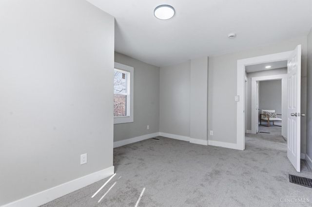 6207 Coleridge Avenue, Cincinnati, OH 45213