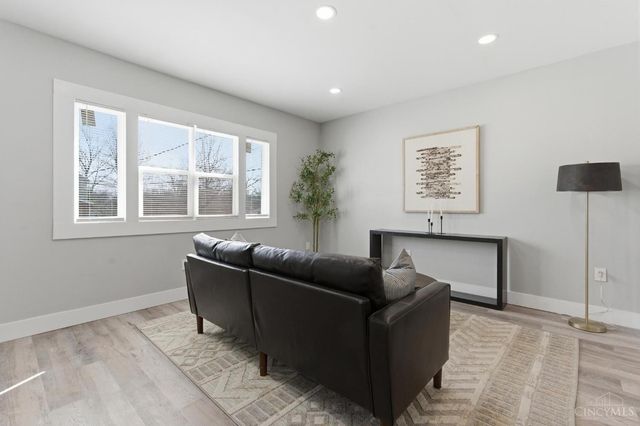 6207 Coleridge Avenue, Cincinnati, OH 45213