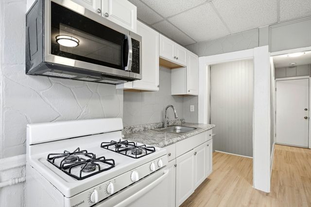 204 Washington St 2, Somerville, MA 02143