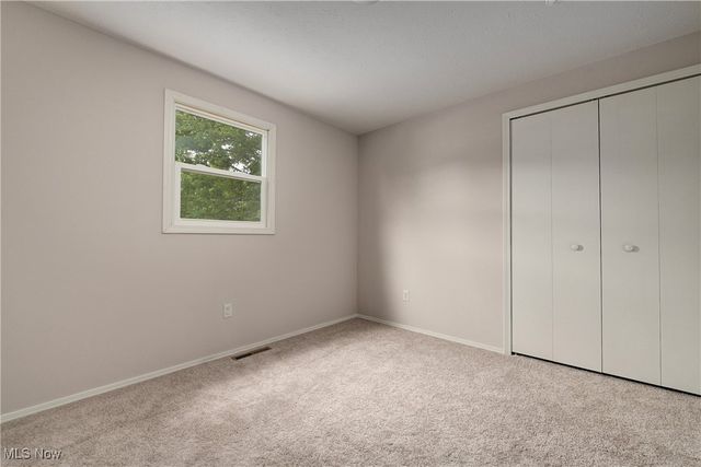 7007 Hidden Valley Drive, Amherst, OH 44001