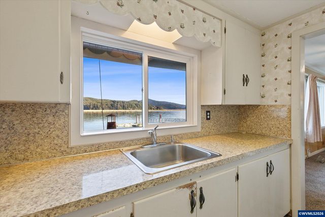 2032 SE Garden Way, Waldport, OR 97394