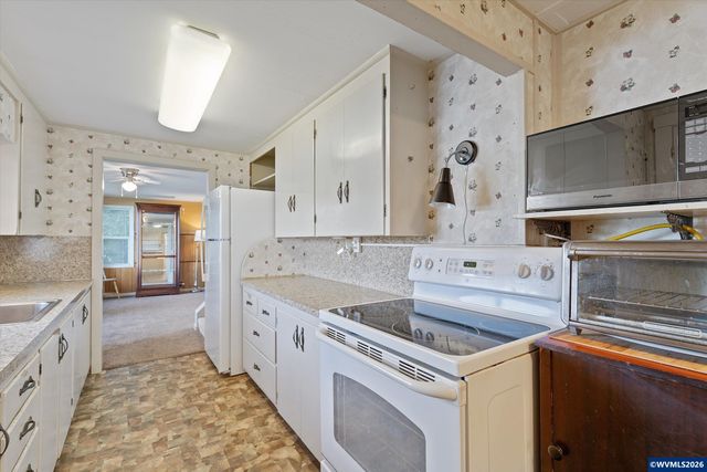 2032 SE Garden Way, Waldport, OR 97394