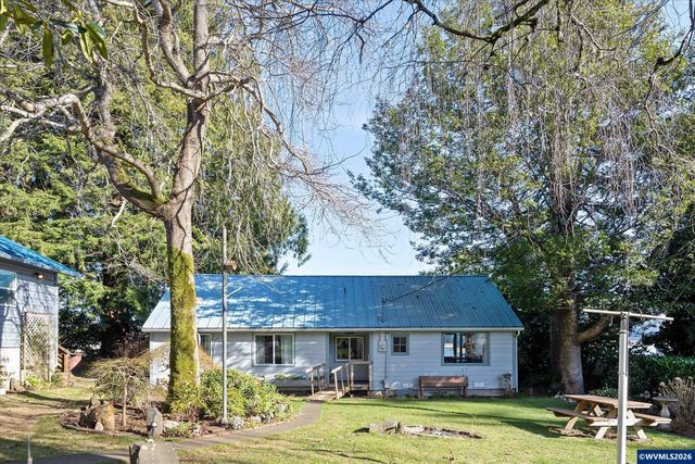 2032 SE Garden Way, Waldport, OR 97394