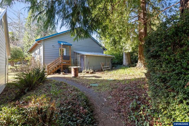2032 SE Garden Way, Waldport, OR 97394
