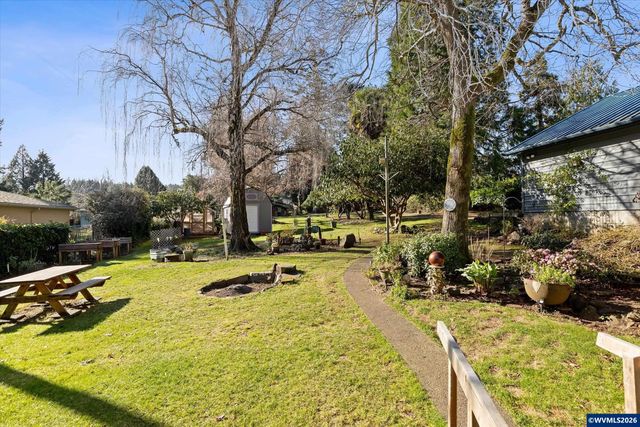 2032 SE Garden Way, Waldport, OR 97394