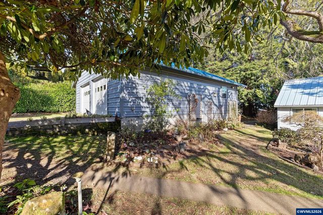 2032 SE Garden Way, Waldport, OR 97394