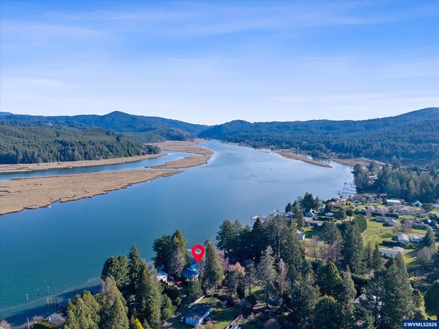 2032 SE Garden Way, Waldport, OR 97394