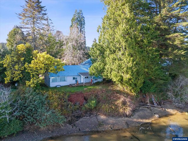 2032 SE Garden Way, Waldport, OR 97394