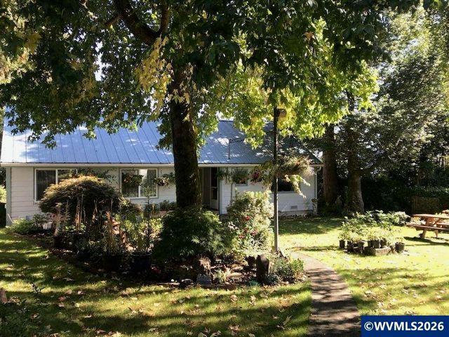 2032 SE Garden Way, Waldport, OR 97394