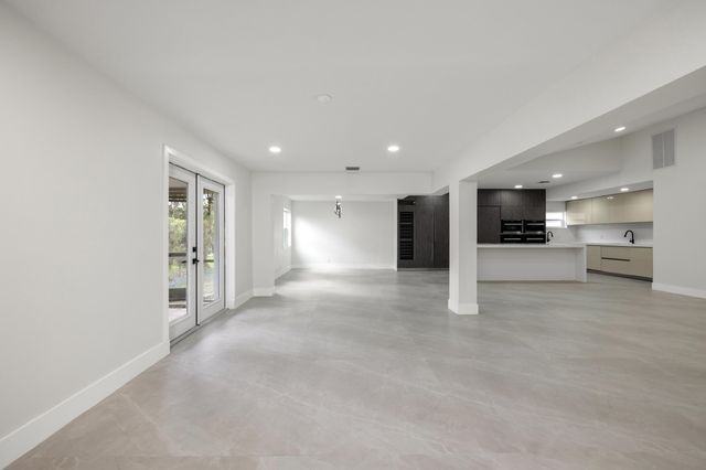 7718 San Mateo Drive E, Boca Raton, FL 33433