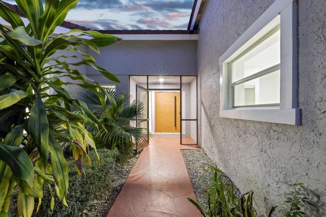 7718 San Mateo Drive E, Boca Raton, FL 33433