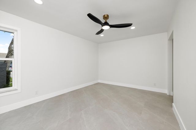 7718 San Mateo Drive E, Boca Raton, FL 33433