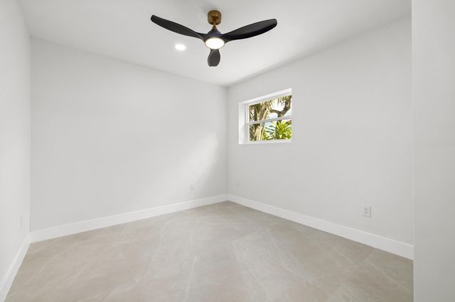 7718 San Mateo Drive E, Boca Raton, FL 33433