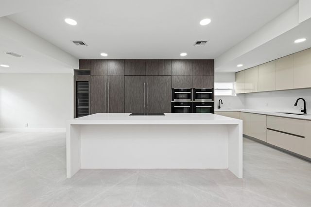 7718 San Mateo Drive E, Boca Raton, FL 33433