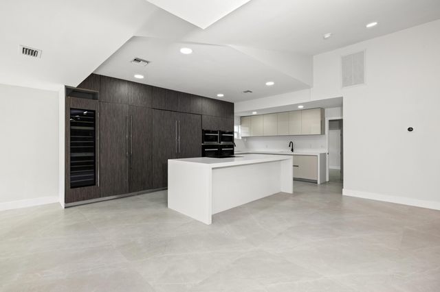 7718 San Mateo Drive E, Boca Raton, FL 33433