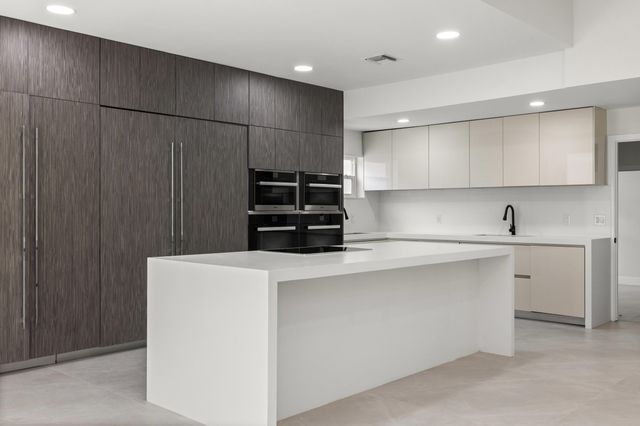 7718 San Mateo Drive E, Boca Raton, FL 33433