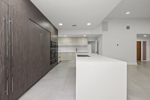 7718 San Mateo Drive E, Boca Raton, FL 33433