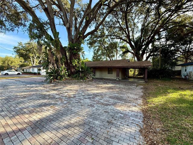 213 E ROBERTSON STREET, Brandon, FL 33511