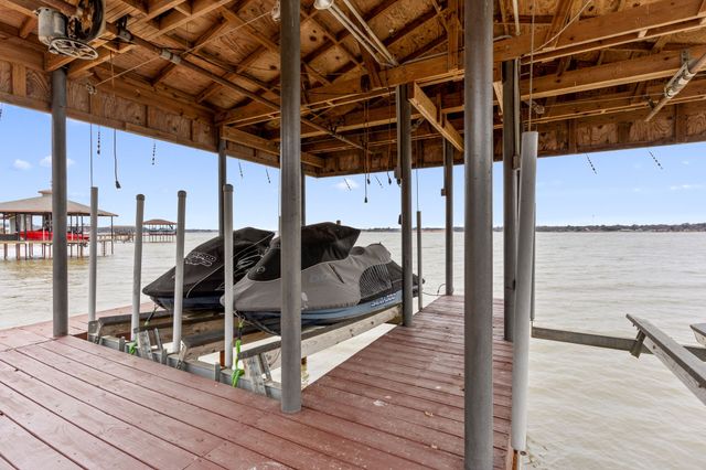 142 Ivy Lane, Mabank, TX 75156