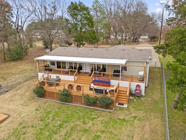 142 Ivy Lane, Mabank, TX 75156
