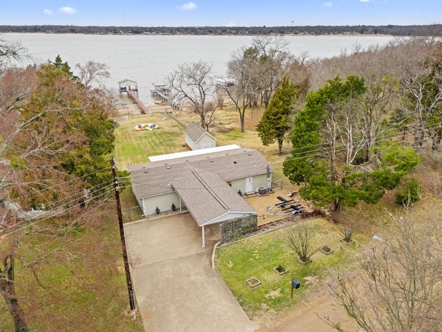 142 Ivy Lane, Mabank, TX 75156