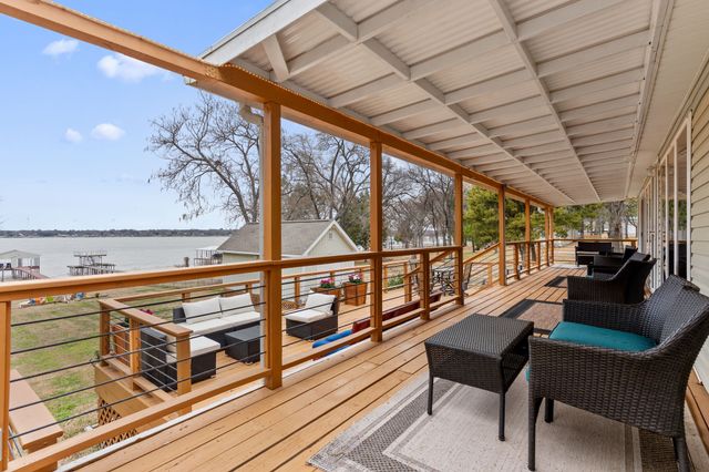 142 Ivy Lane, Mabank, TX 75156