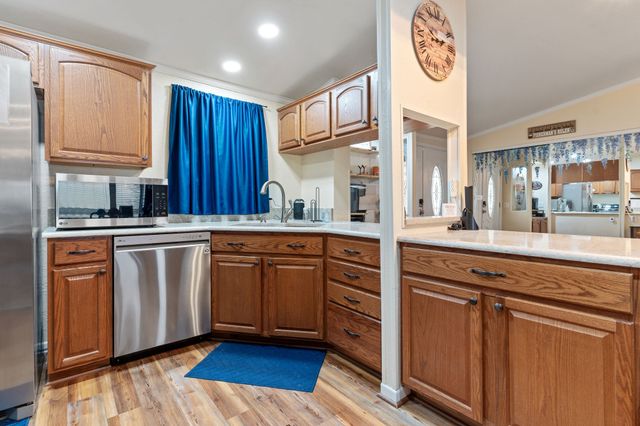 142 Ivy Lane, Mabank, TX 75156