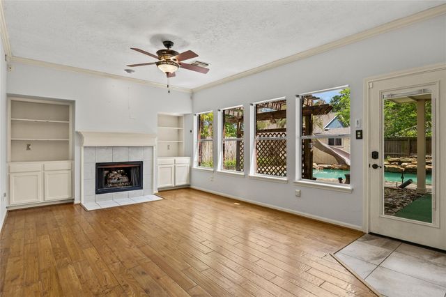 330 Welford Lane, Highlands, TX 77562