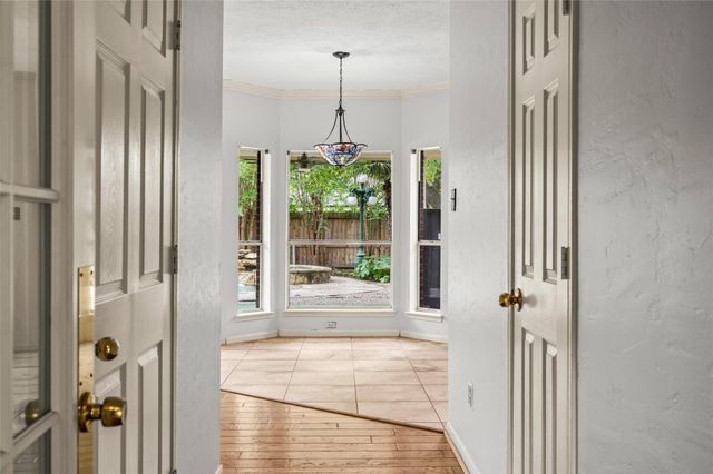 330 Welford Lane, Highlands, TX 77562
