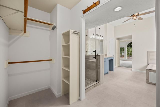 330 Welford Lane, Highlands, TX 77562